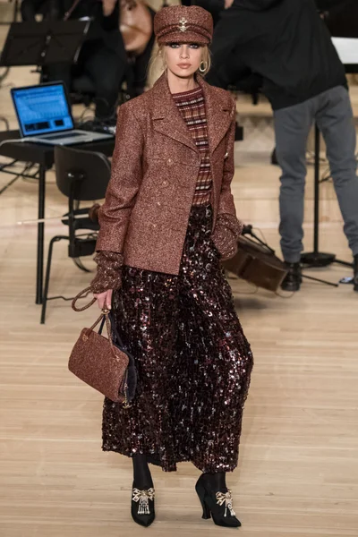 Look 37
